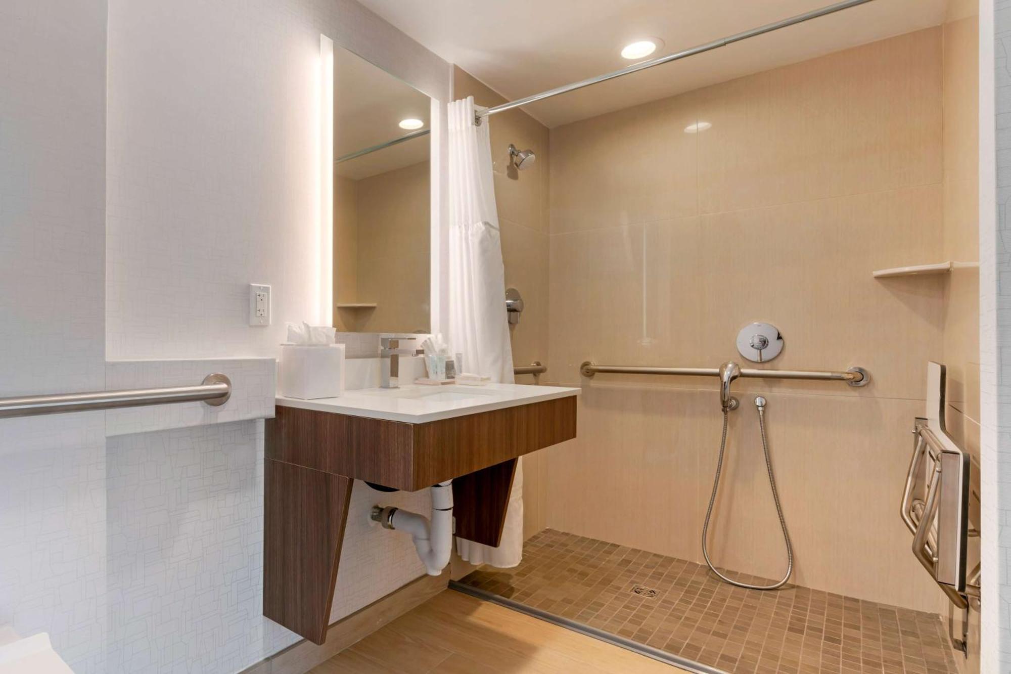 ไอเดน บาย เบสต์เวสเทิร์น แอท เบิร์กลีย์ Hotel ภายนอก รูปภาพ